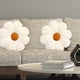 thumbnail image 5 of Cojín con forma de flor y almohada de felpa para sofá. Suave y Acogedor. Añade un toque de elegancia a su hogar. Ideal para Confort y Decoración., 5 of 6
