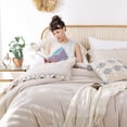 thumbnail image 2 of Juego de edredón JANZAA tamaño queen size beige con volantes, 3 unidades con fundas de almohada, 2 of 9