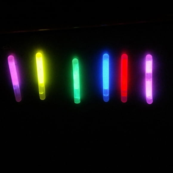 Colaxi 100 Pieces Fishing Glow Sticks Fishing Bobbers Floats, Random Color, Dia 4.5mm Portable Float Glow Sticks for Rod Tip Bobbers