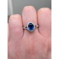 thumbnail image 3 of Bague de Fiançailles 5.2 Ct Bleu Royal Intense Saphir en Or Blanc 18k, 3 of 10