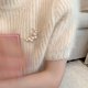 thumbnail image 3 of Elegante broche de perla de luna creciente con strass, 3 of 3