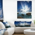 thumbnail image 1 of Rocky Plage avec Nuages Blancs, 1 of 3