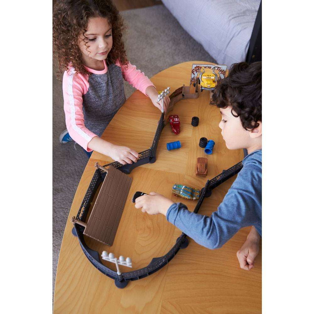 Cars Derby Crashers Vehicle Case - Entertainment Earth