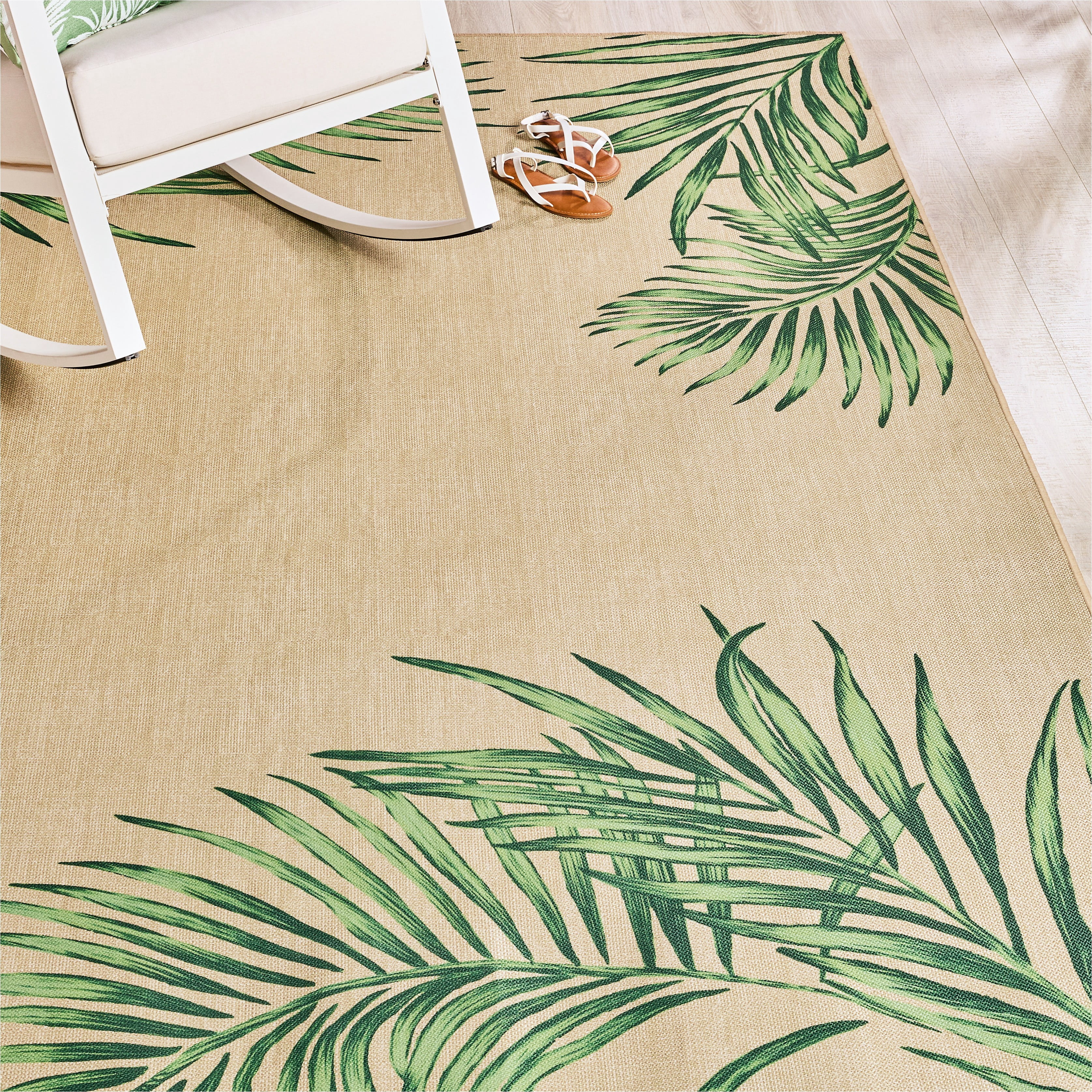 Better Homes & Gardens Green Palm Outdoor Washable Area Rug, 7' x 10'