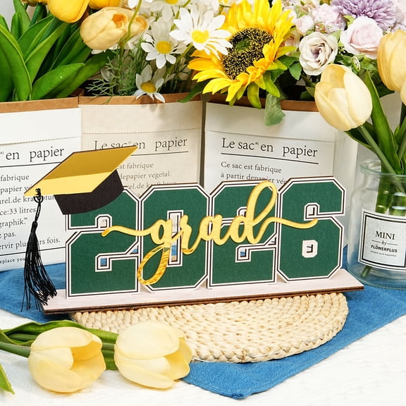 Eespoir 2026 Graduation Season Wooden Tabletop Holiday Decorative Ornament, Graduation Season Gift for Graduate, Shelf Display, Desk Decor(Green)