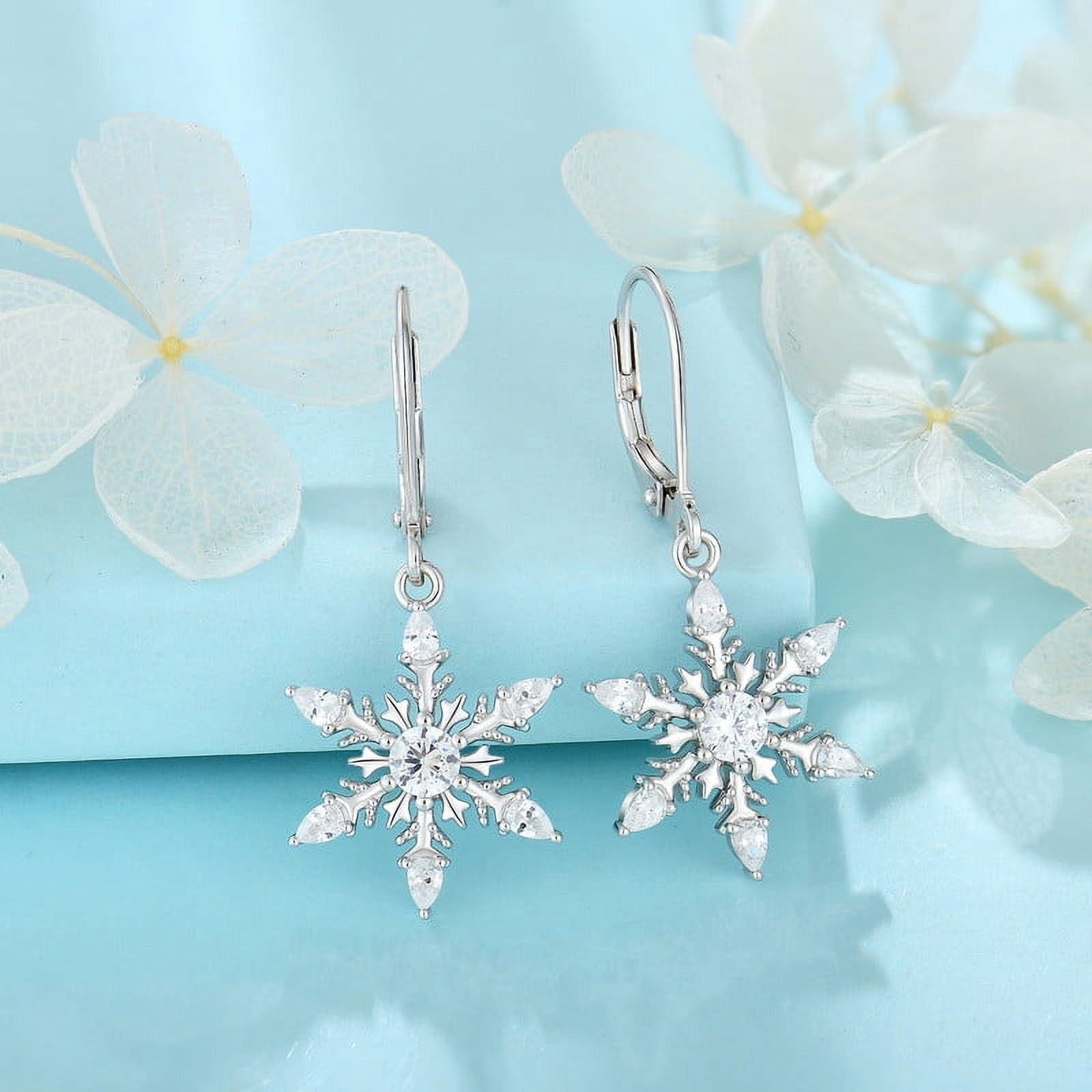 Snowflake Earrings for Women 925 Sterling Silver Dangle Drop Earrings 18K Gold Plated Sparkle Cubic Zirconia Leverback Snowflake Earrings Thanksgiving Xmas Christmas Jewerly Gifts for Women