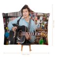thumbnail image 2 of Harry Styles (2) Manta Capa con Capucha Anti-Bolitas, Manta de Lana Ártica Suave, Manta Portátil de Felpa Ligera y Lujosa, Poncho para Siesta en Casa y Oficina, 100*130cm, 2 of 6