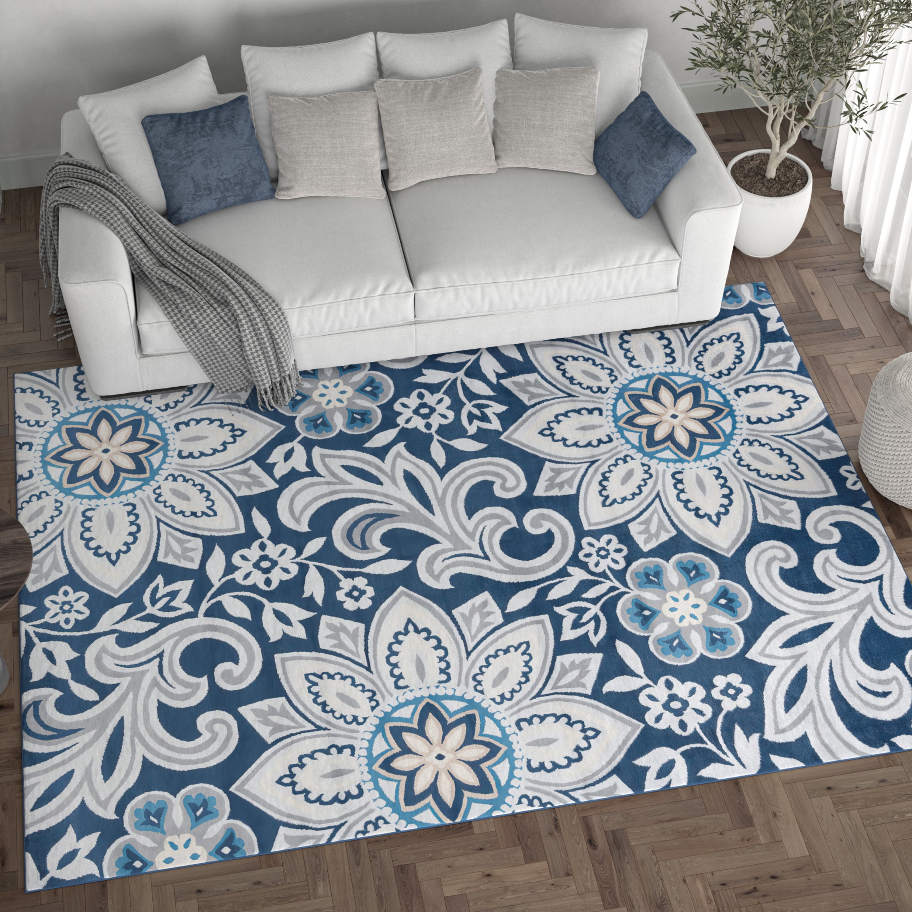 Madison Transitional 5' x 7' Navy and Cream Polypropylene Indoor Area Rug