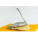 thumbnail image 2 of prensa para tortillas con exprimidores Tahal Aluminio, 2 of 3