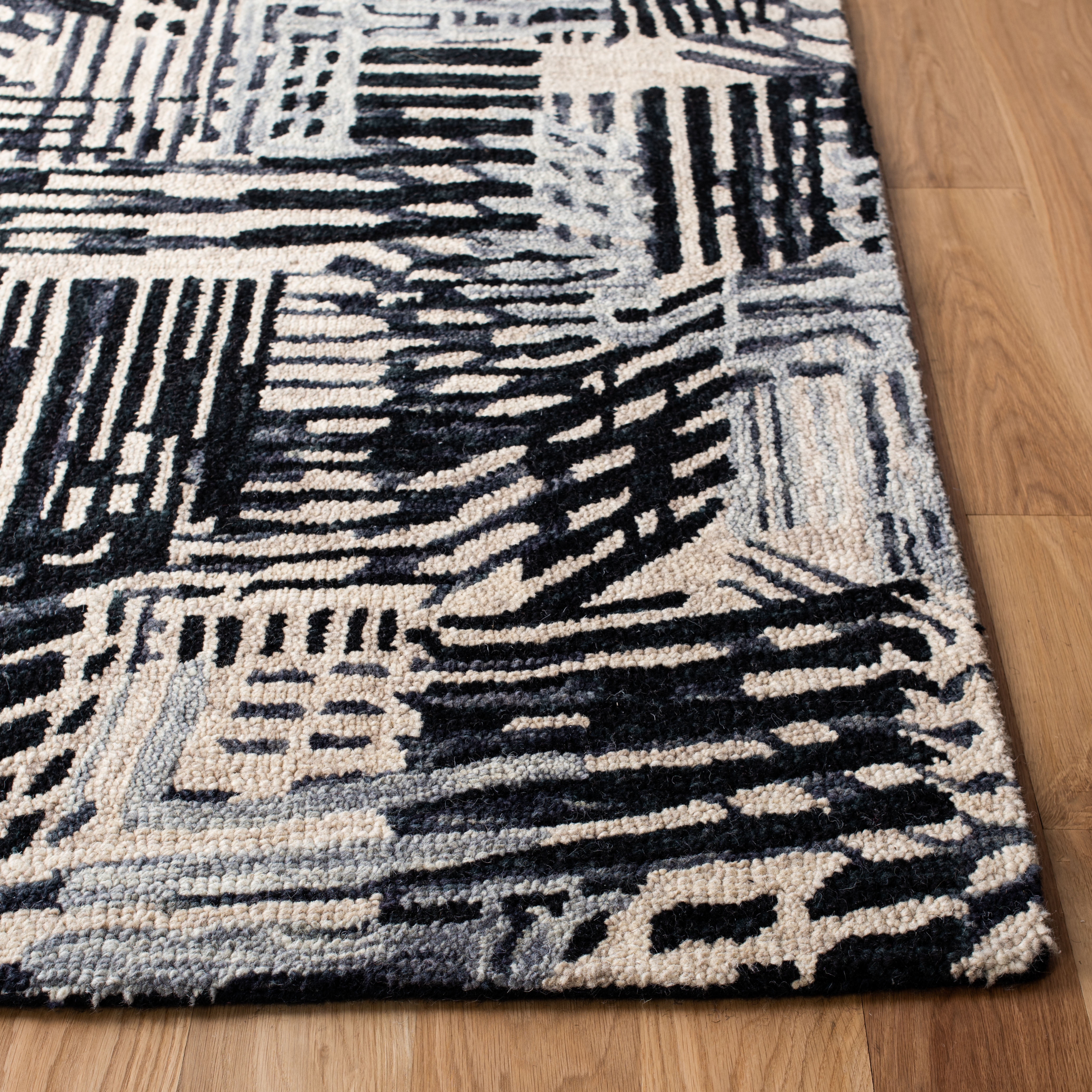 SAFAVIEH Rodeo Drive Alaois Abstract Area Rug, Black/Ivory, 6' x 6' Square