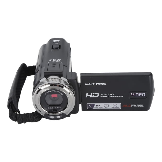 videocámara con cámara de vídeo, visión nocturna infrarroja, sensor cmos de 30mp, grabadora de vídeo 1080p antivibración para fotografía videocámara compacta en vista frontal 3/4 con pantalla LCD abatible a la derecha; cuerpo negro de plástico, correa de mano, lente fija F/3.2 f=7.5 mm, marcaje 16X zoom digital y rótulos 'NIGHT VISION' y 'HD 1920x1080P'. Sensor CMOS 5MP con interpolación hasta 30MP; control remoto inalámbrico hasta 6 m; a menudo usada para vlogs de viaje por su tamaño portátil.