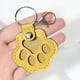 thumbnail image 4 of Llavero de cuero con pata de perro | Llavero de recuerdo de pelo de mascota | Colección conmemorativa | Regalo único para recuerdo de mascotas | Cuero suave duradero | Anillo de metal seguro | 1, 4 of 5
