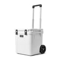 thumbnail image 1 of Cooler YETI Roadie de 48 ruedas con mango retráctil, color blanco, 1 of 8