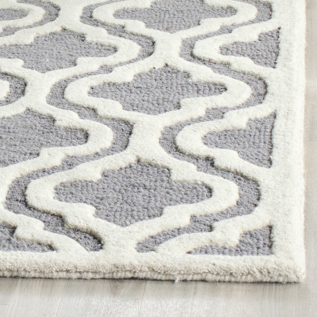 SAFAVIEH Cambridge Kirsten Geometric Wool Area Rug, Silver/Ivory, 12' x 18'