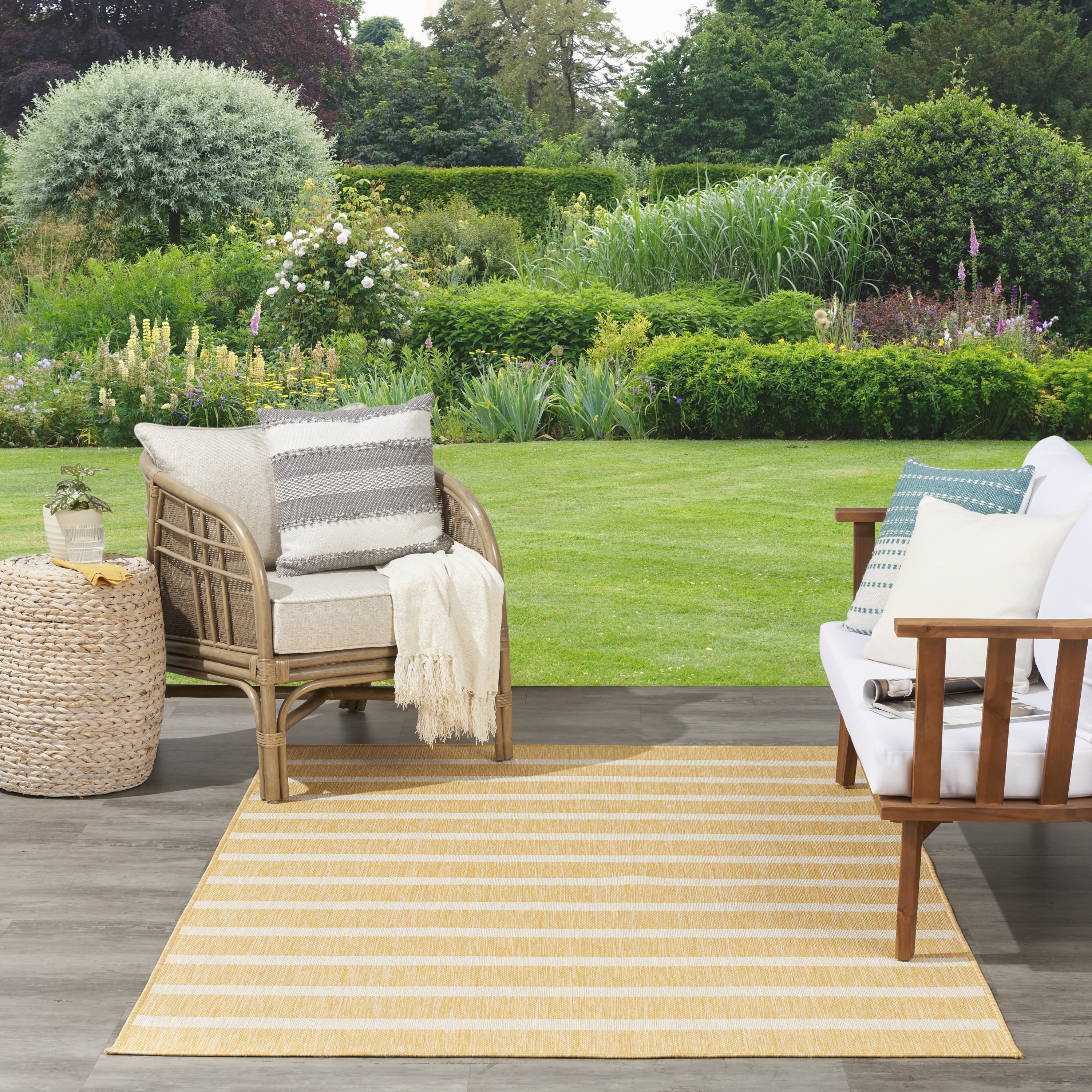 Nourison Positano Indoor/Outdoor Yellow Ivory 9' x 12' Area Rug (9x12)