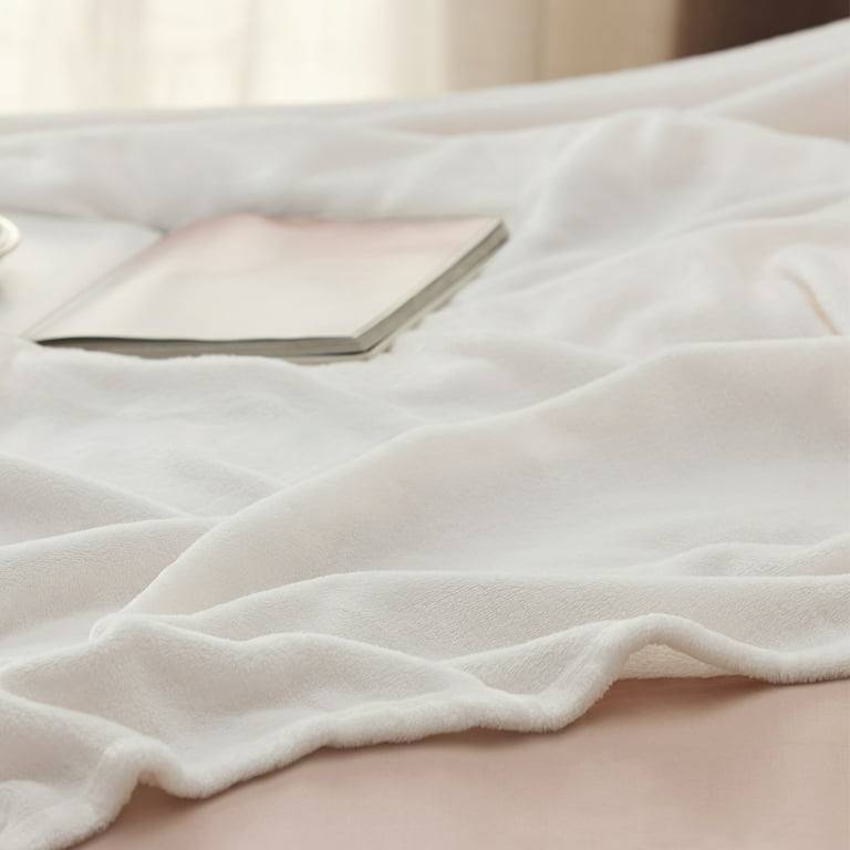 Bedsure Comfortable Thick Polyester Fleece Blanket - Twin Bedsure Comfortable Thick Polyester Fleece Blanket - Twin
