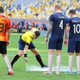 thumbnail image 3 of Calcetines de Fútbol YONGSHENG Acolchados Extra Largos Color Blanco, 3 of 5