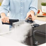 Vitavit® Premium Pressure Cooker, 8.5 Quart
