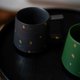 thumbnail image 4 of Taza grande de cerámica con asa y lunares dorados for café, uso doméstico y comercial., 4 of 8
