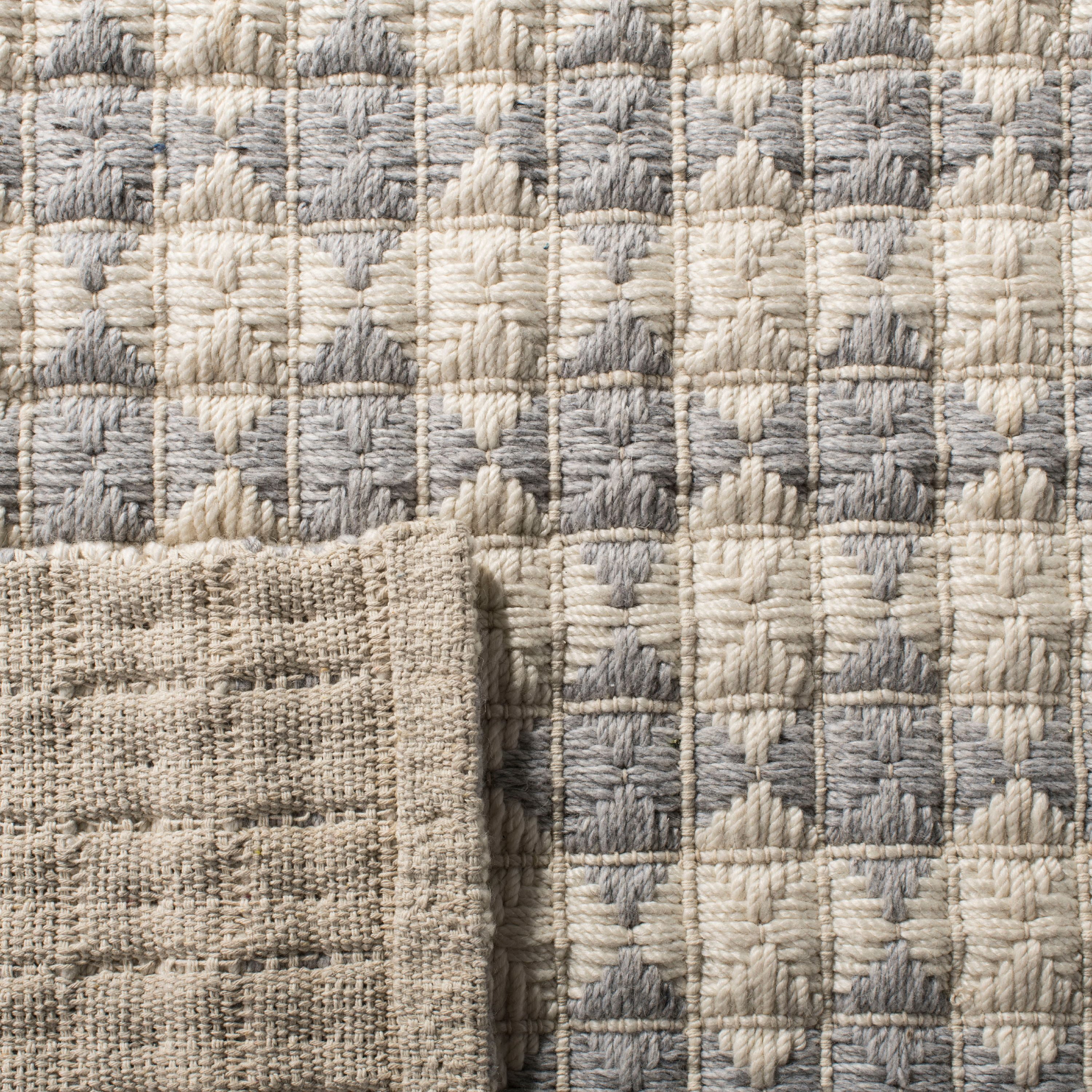 SAFAVIEH Natura Quincy Braided Geometric Area Rug, Silver/Ivory, 8' x 10'