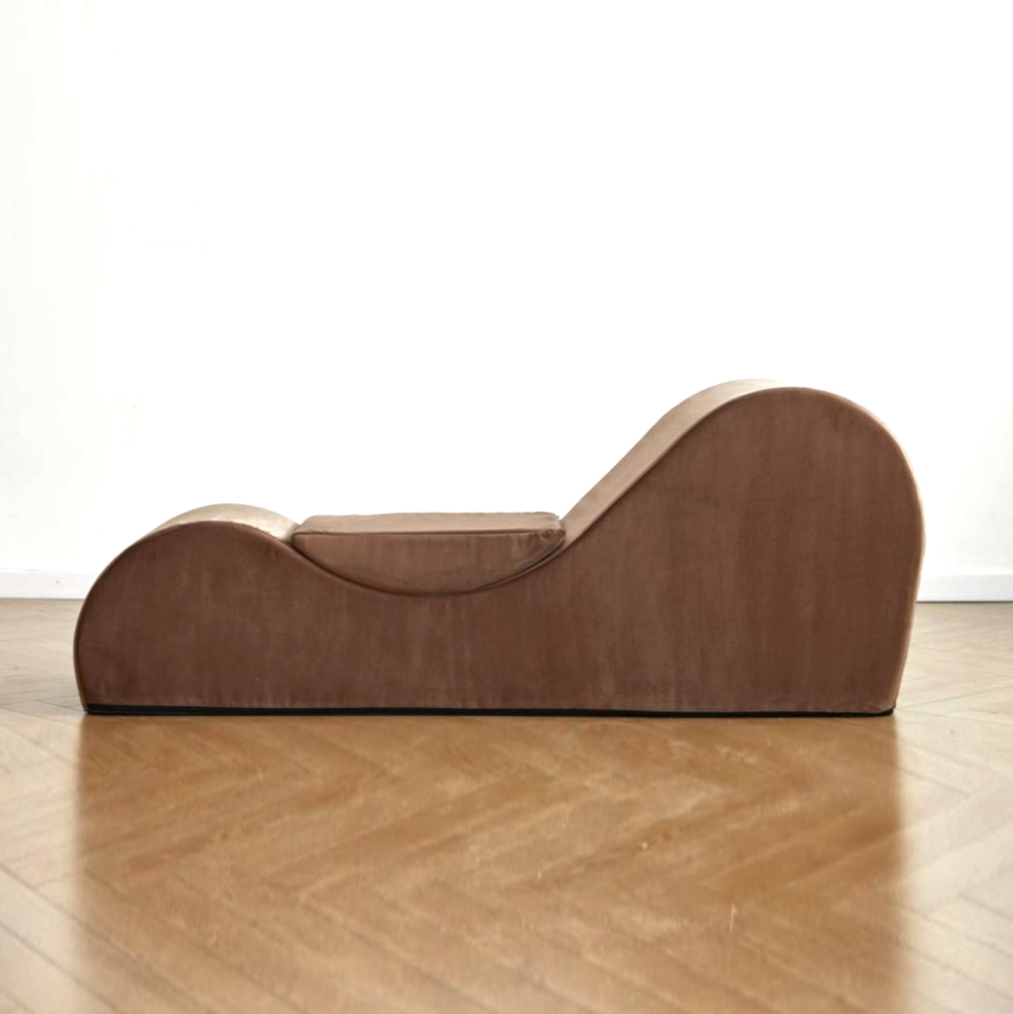 BSHTI 62.5" Polyurethane Yoga Chaise Lounge Chair with Washable Cover, Lazy Seating for Small Spaces(Brown)