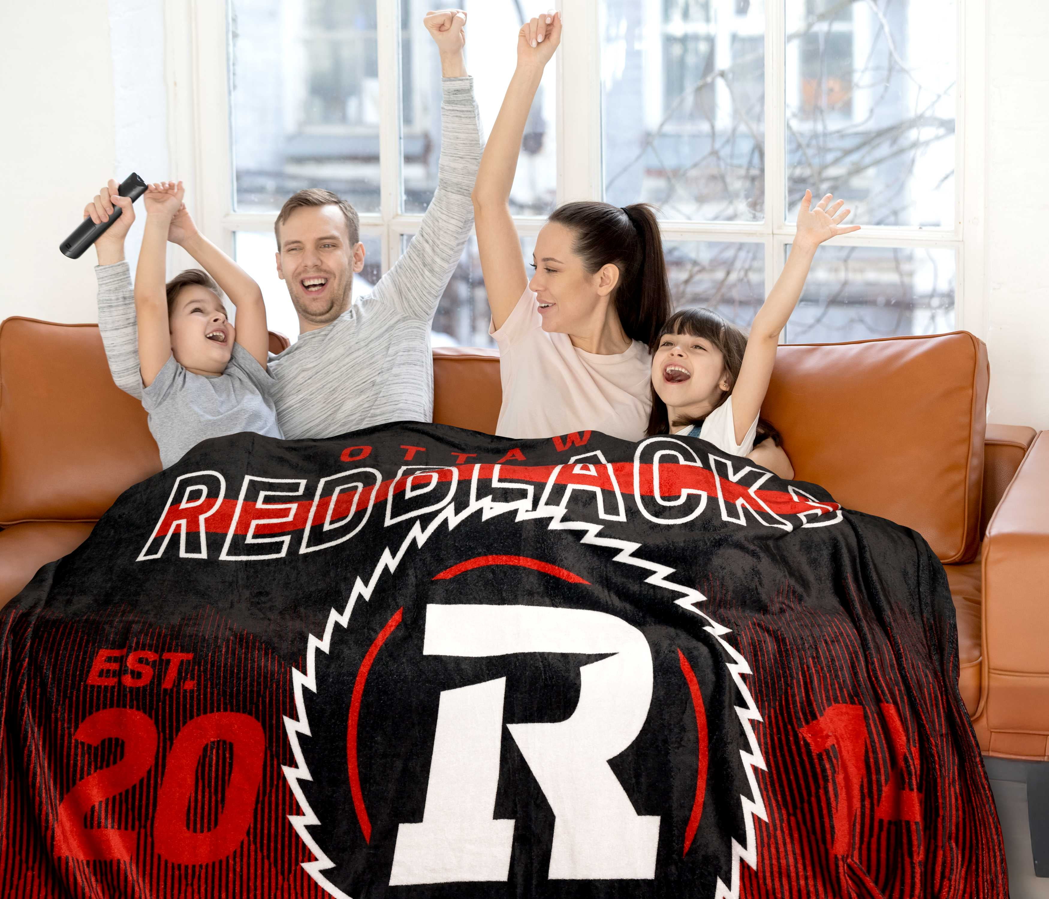 Couverture familiale des Red Blacks d'Ottawa de la LCF, 62 po x 90 po