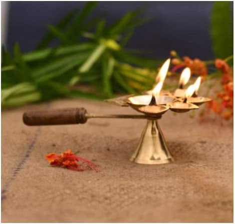Metal Panch Aarti/Pooja 5 Face Aarti Oil Lamp/Diya/Deepak/Dhoop/Jyoti With Wooden Handle (Approx. 12.7 x 11.9 x 4.5 Cm)