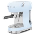 thumbnail image 4 of Smeg Cafetera espresso manual con varilla de vapor, 15 bares de presión, filtro porta de acero inoxidable, calentador de tazas pasivo, controles fáciles de usar y cuchara medidora fabricada en Italia, 4 of 5
