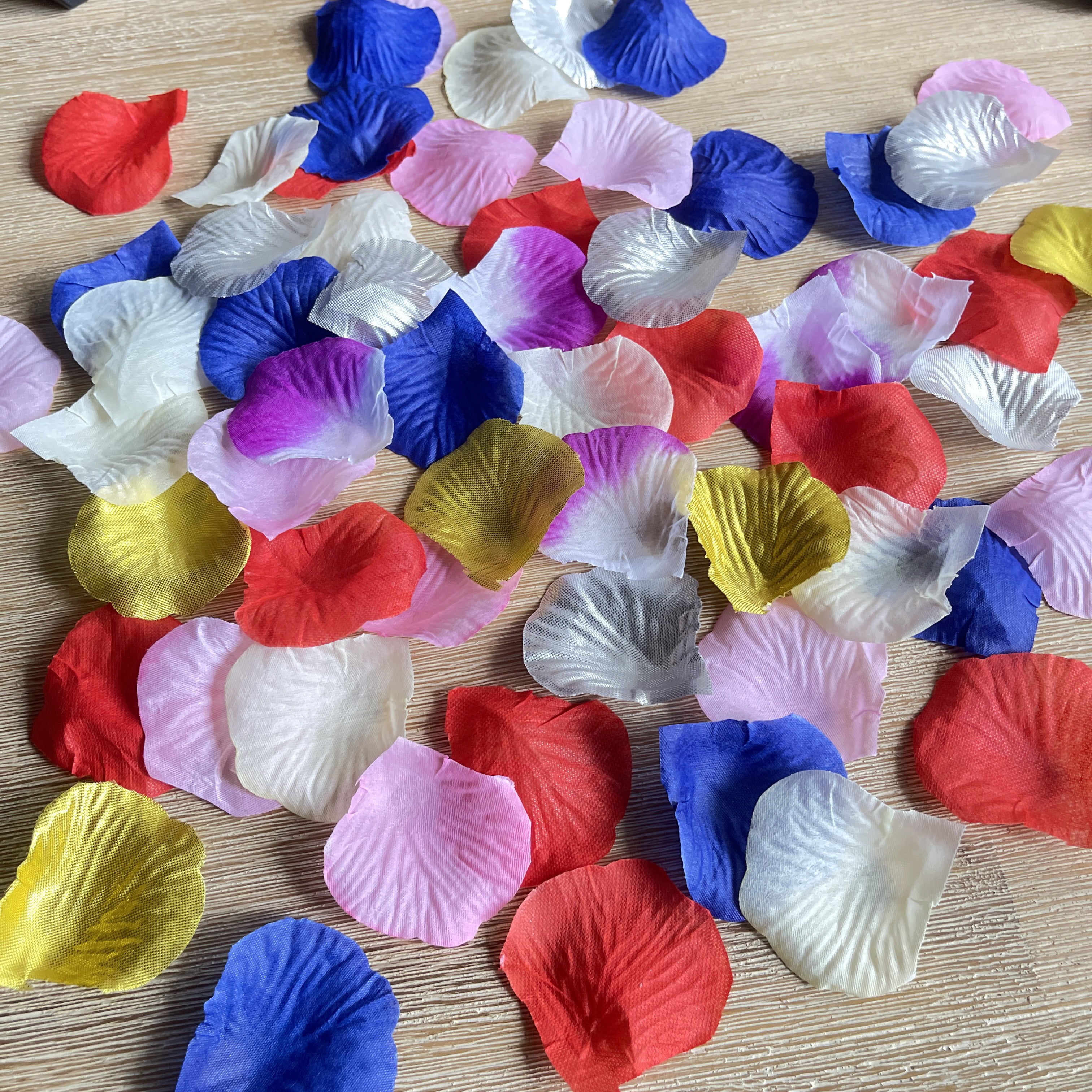 Multicolour Artificial Silk Rose Flower Petals for Wedding Party Table  Decoration Tools Tik Tok Cross-dressing Photography Props