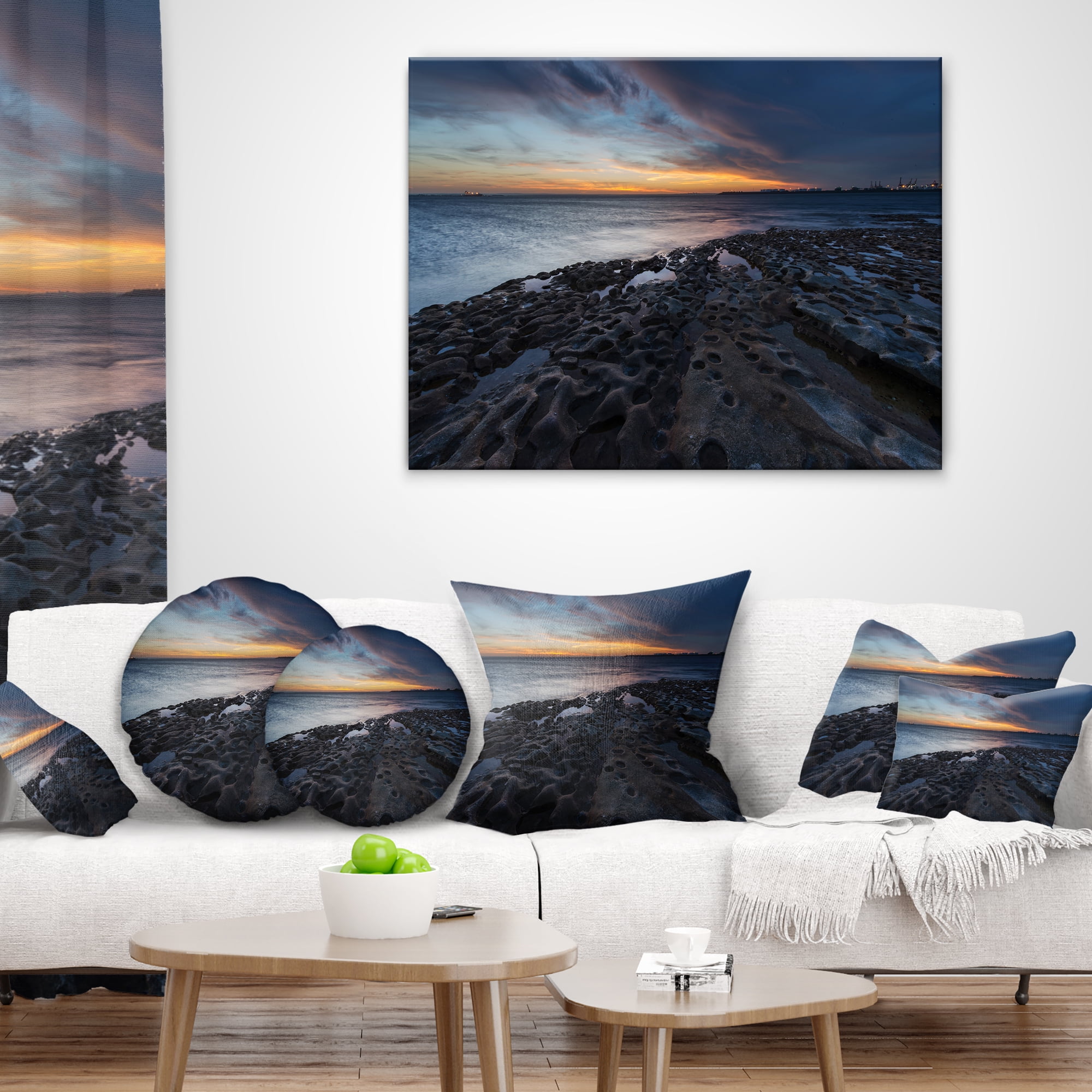 Designart La Perouse Beach Sydney - Seascape Throw Pillow - 16x16