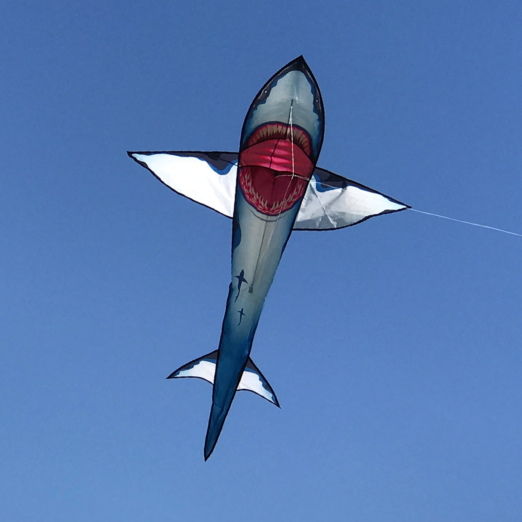 In the Breeze 3243 — 7.5 Foot 3D Great White Shark Kite — Single Line — RipStop Fabric — Includes Kite Line and Bag