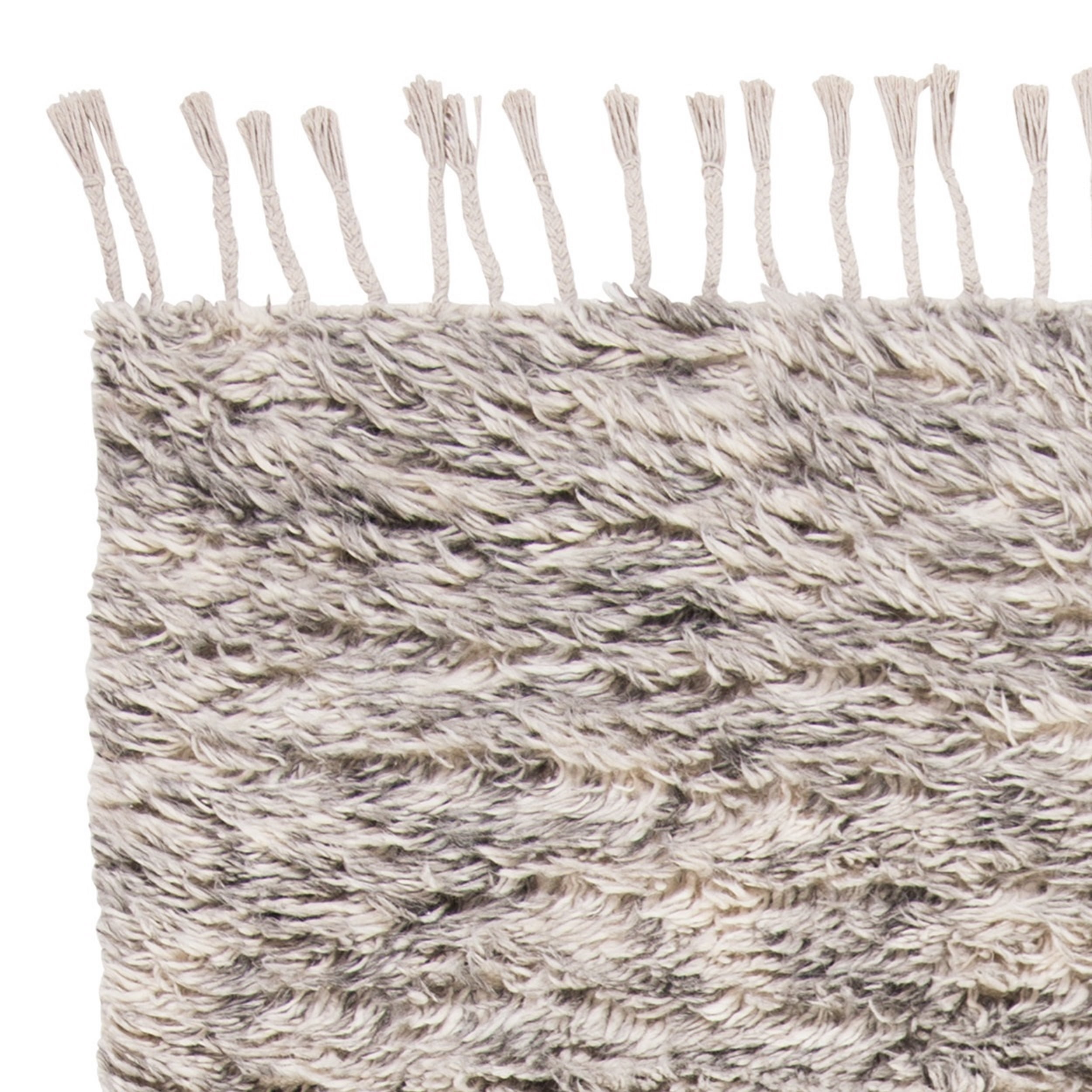 SAFAVIEH Casablanca Anglia Solid Wool Area Rug, Silver, 4' x 6'