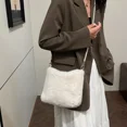 thumbnail image 2 of Nuevo bolso de felpa para teléfono móvil, moderno bolso bandolera con cadena de perlas, bolso de hombro versátil de estilo extranjero para mujer, 2 of 5