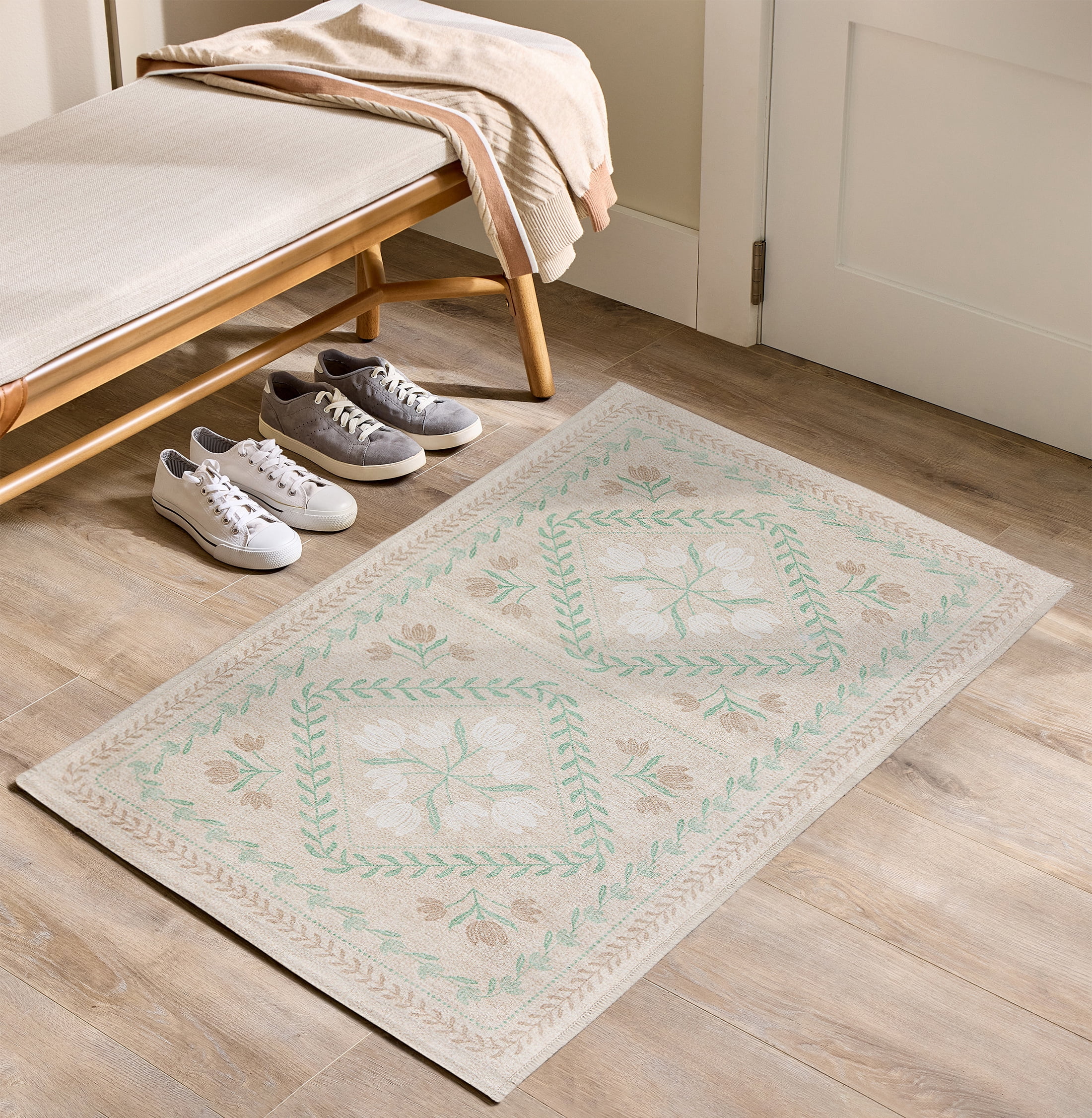 Better Homes & Gardens Soliel Floral Neutral 30 in x 46 in Accent Rug