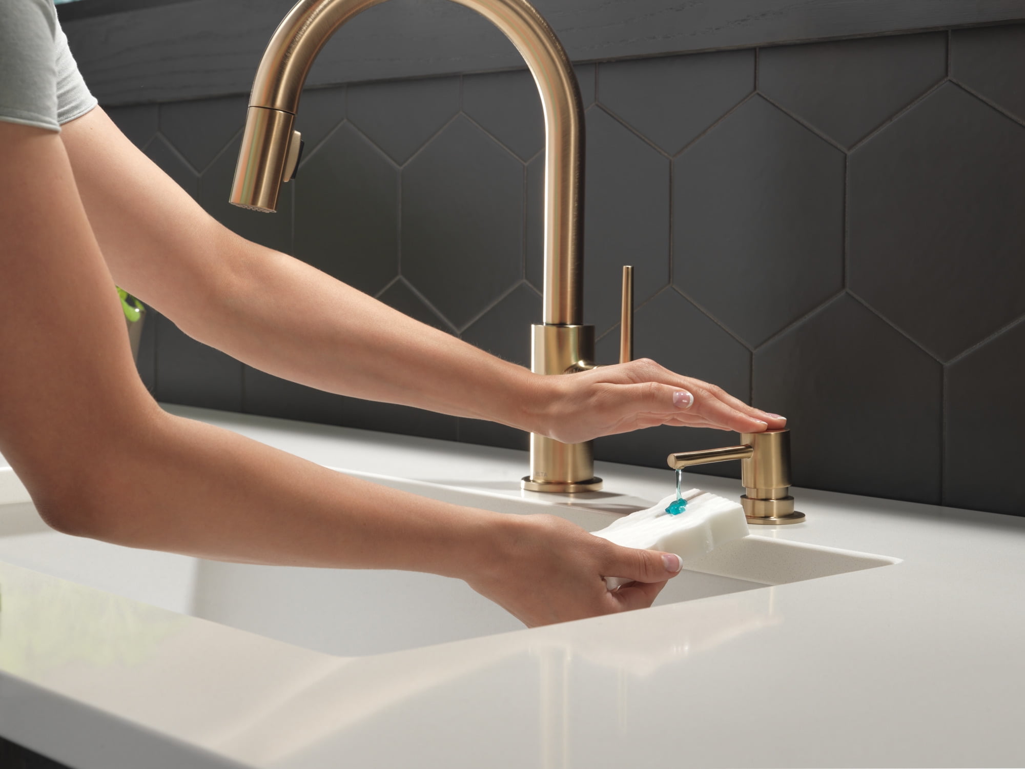 Delta Trinsic Metal Soap Dispenser - RP100734CZ - Champagne Bronze