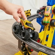 Monster Jam Garage and Storage with Exclusive Grave Digger Monster Truck, Lights & Sounds, Kids Motor Vehicle Playset for Boys and Girls Ages 3 and up