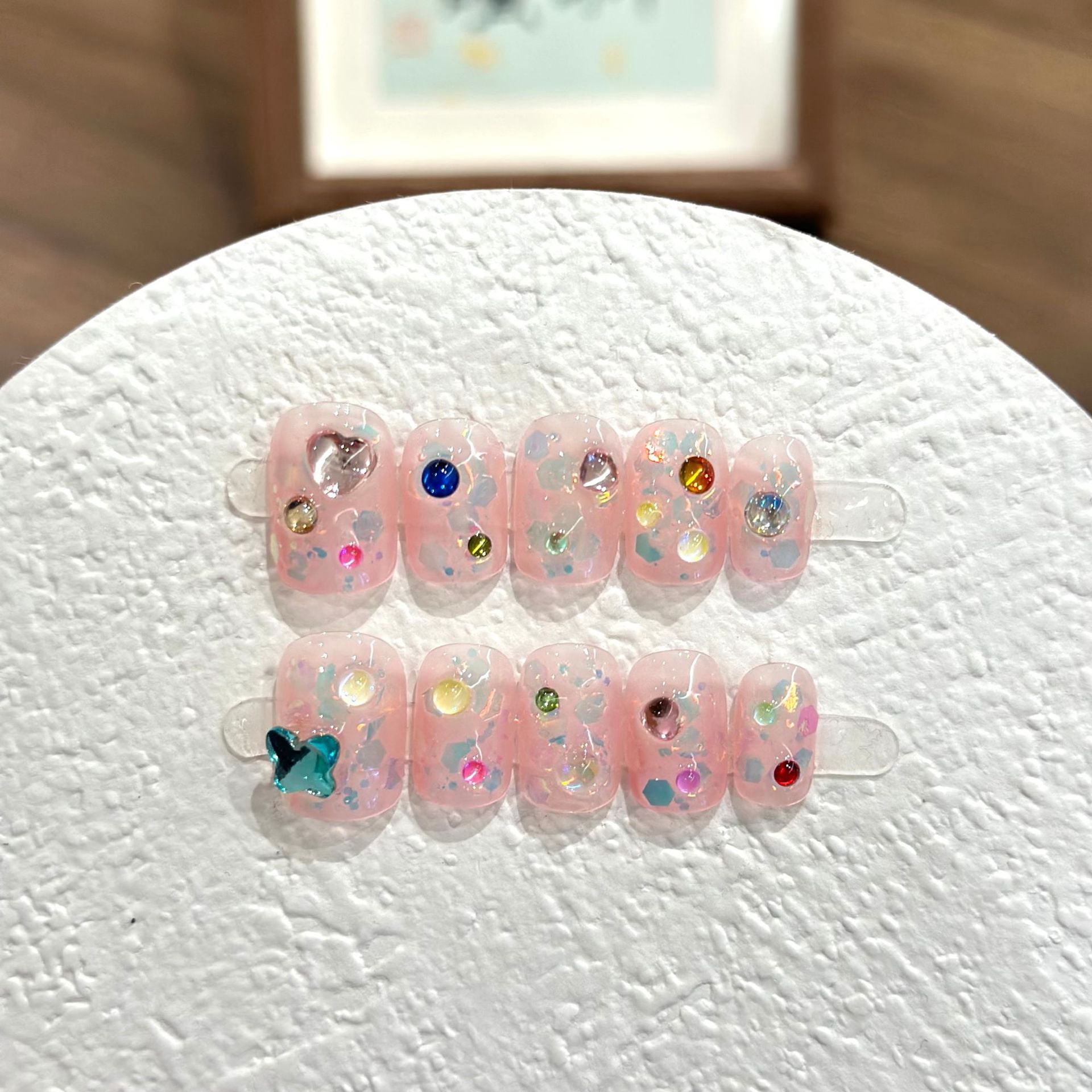 Hand-worn nail powder transparent color removable nail patch cute candy colored diamond sequins light therapy nail finished product wholesale