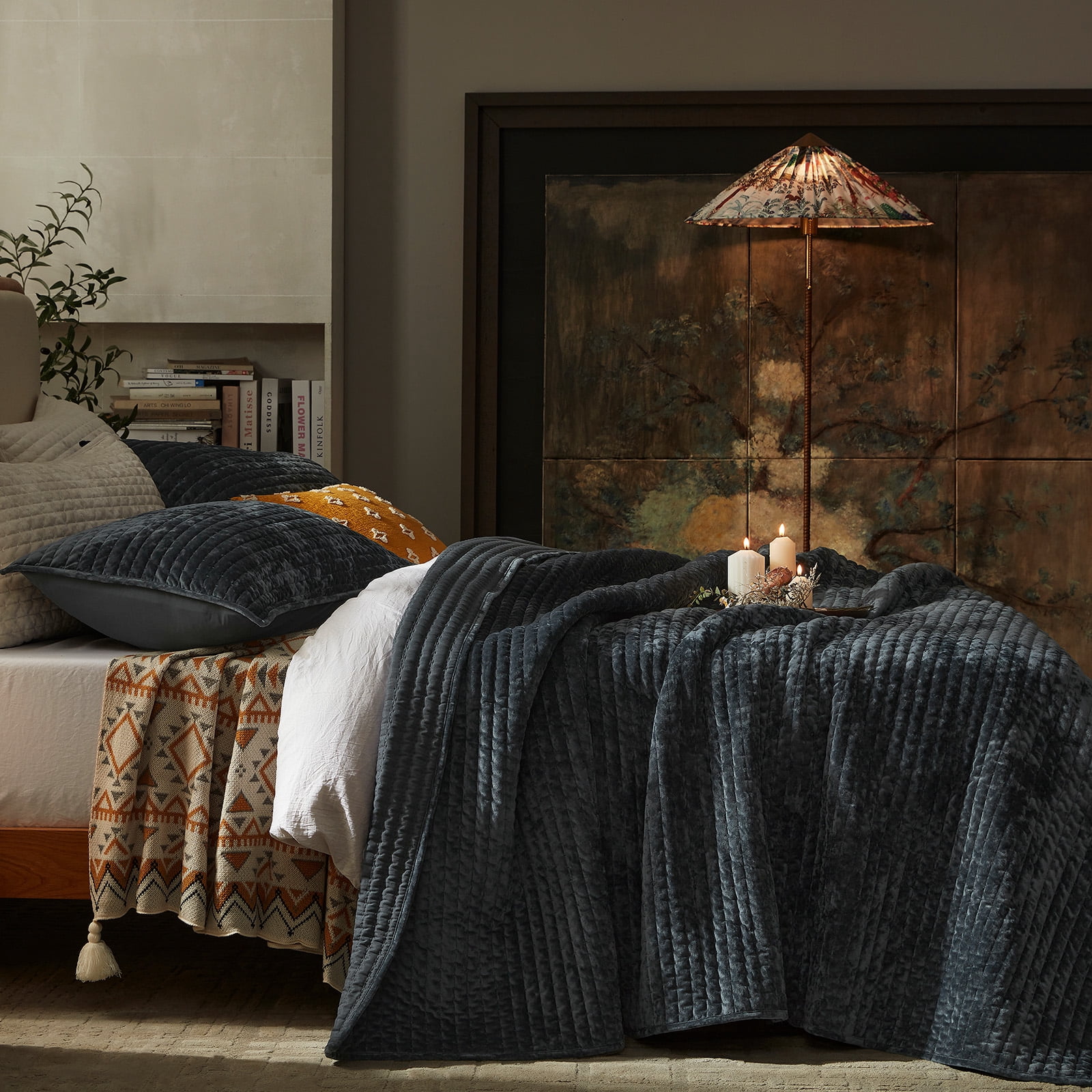 Luxury Velvet Quilt Set California King Size 106''x118'', Soft Striped Channel Comforter with Exquisite Rice Stitch Detailing, Lightweight All-Season Bedspread Coverlet w/ 2 Shams, Navy Blue