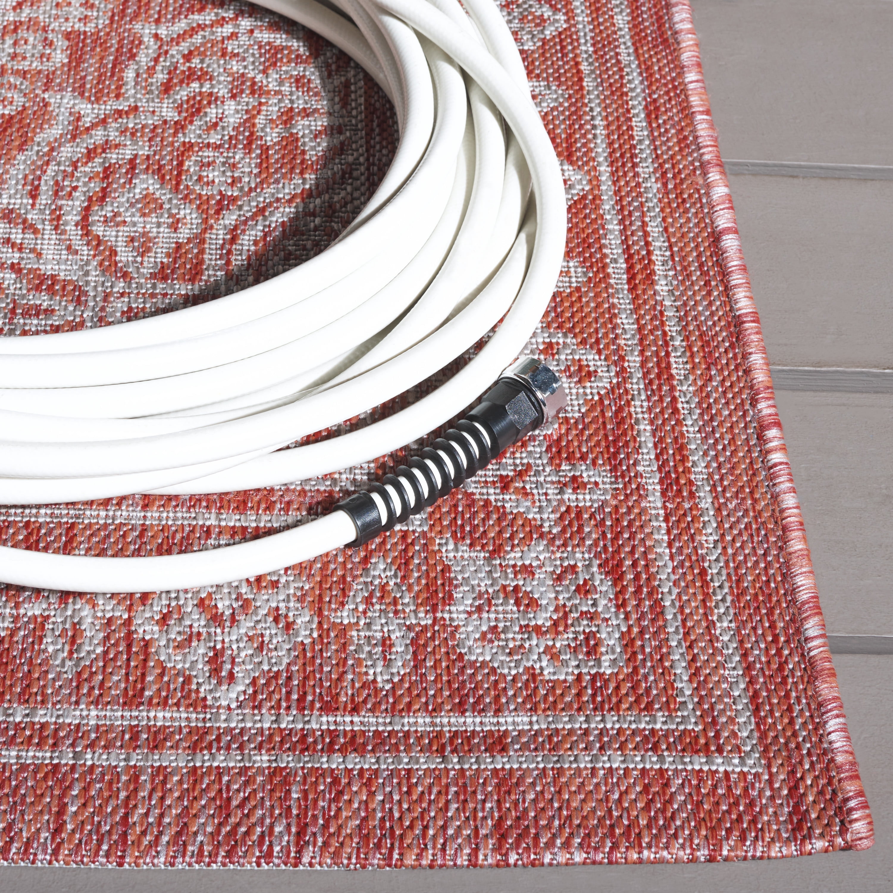 SAFAVIEH Courtyard Alease Medallion Indoor/Outdoor Area Rug, Red/Beige, 5'1" x 7'6"