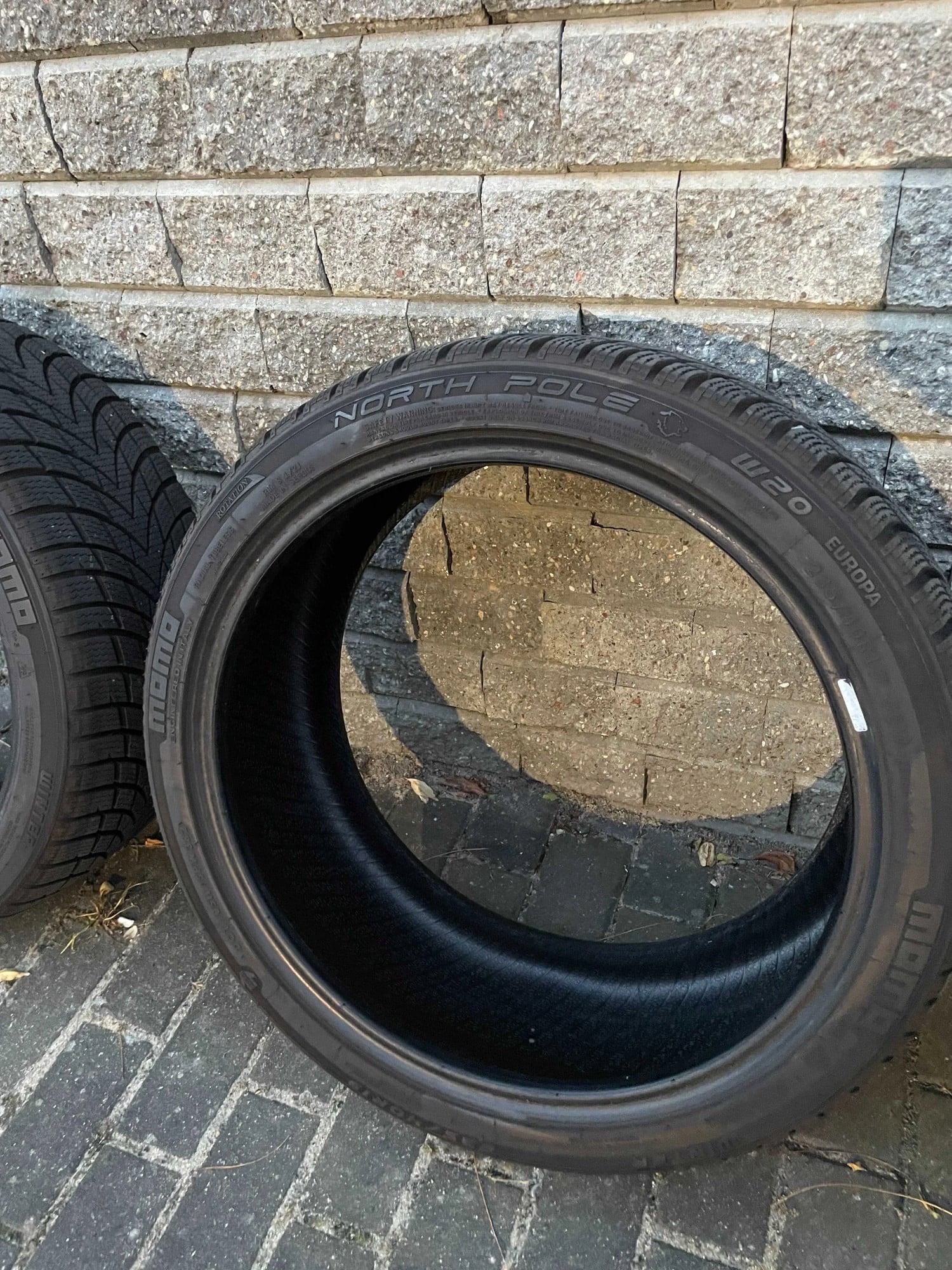Momo North Pole W-20 Europa 195/65R15XL 95H Tire