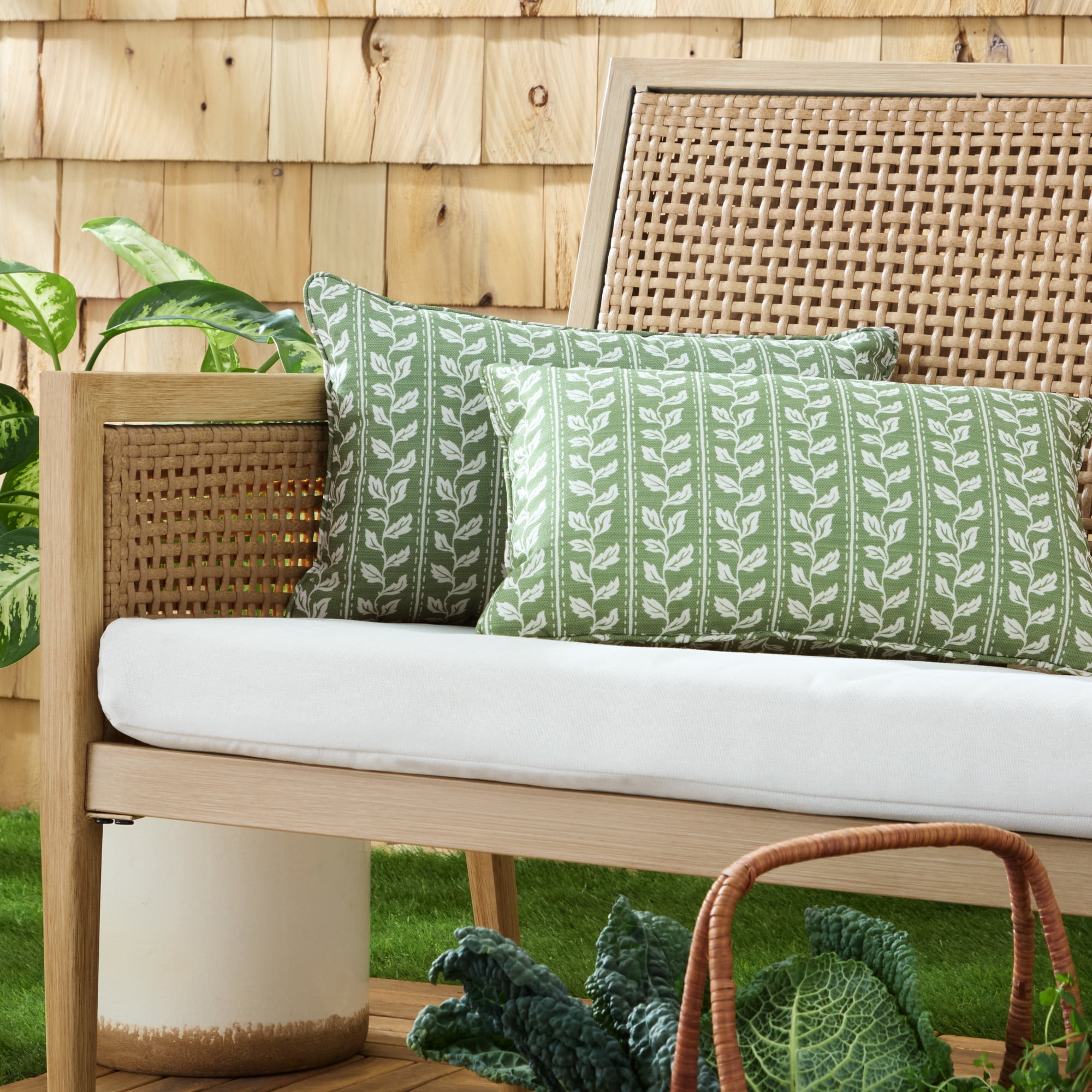 MARTHA STEWART Vineyard Vines Indoor Outdoor Decorative Lumbar Pillow 2-Pack Set, UV Fade Resistant, Water Repellent, Printed Garden Design, Green, 11"x18"