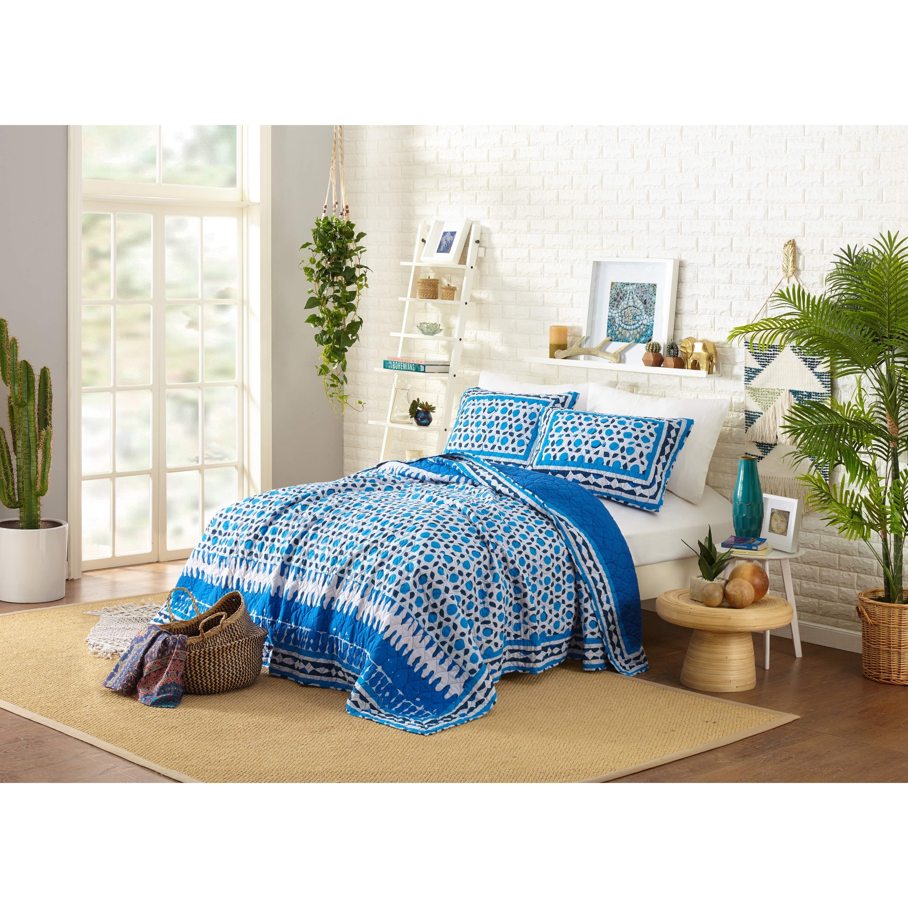 Justina Blakeney by Makers Collective Himaya Full Queen Quilt Set - 3 Piece Blue