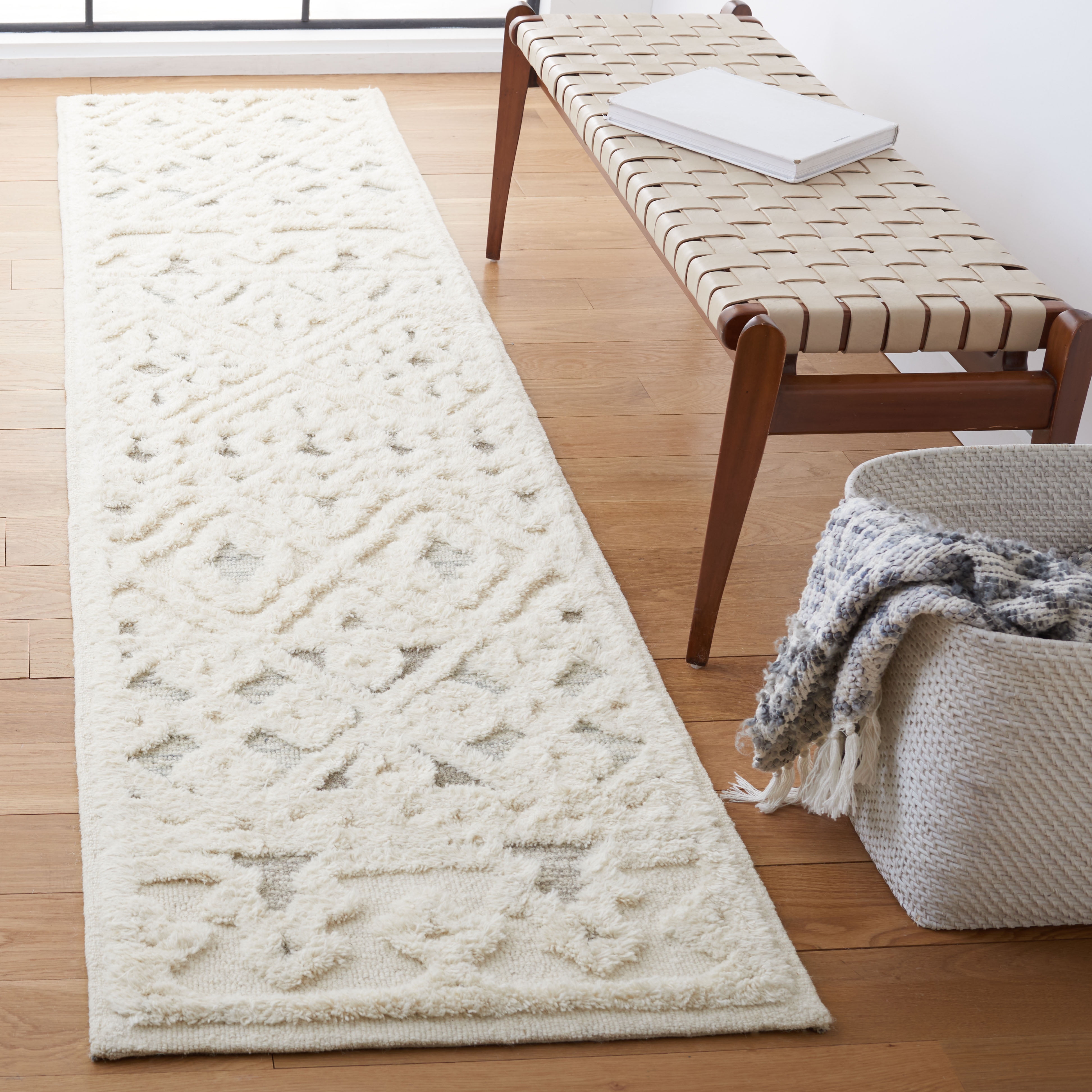 SAFAVIEH Metro Addison Southwestern Runner Rug, Ivory/Grey, 2'3" x 9'