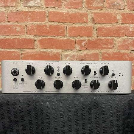 Darkglass Electronics Microtubes 900 900-Watt Bass Amplifier Head