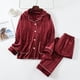thumbnail image 5 of Conjunto de pijama de terciopelo elástico grande con rayas verticales para amantes, otoño e invierno, solapa cálida de grosor medio, ropa de hogar para hombres y mujeres, 5 of 6