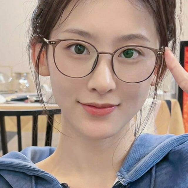 Dosaele Anti Blue Light Glasses Round Frame Anti Eyestrain High Clarity Ultra Light Spring Hinge Eye Protection Eyewear Women Non-prescription Computer Eyeglasses for Dating