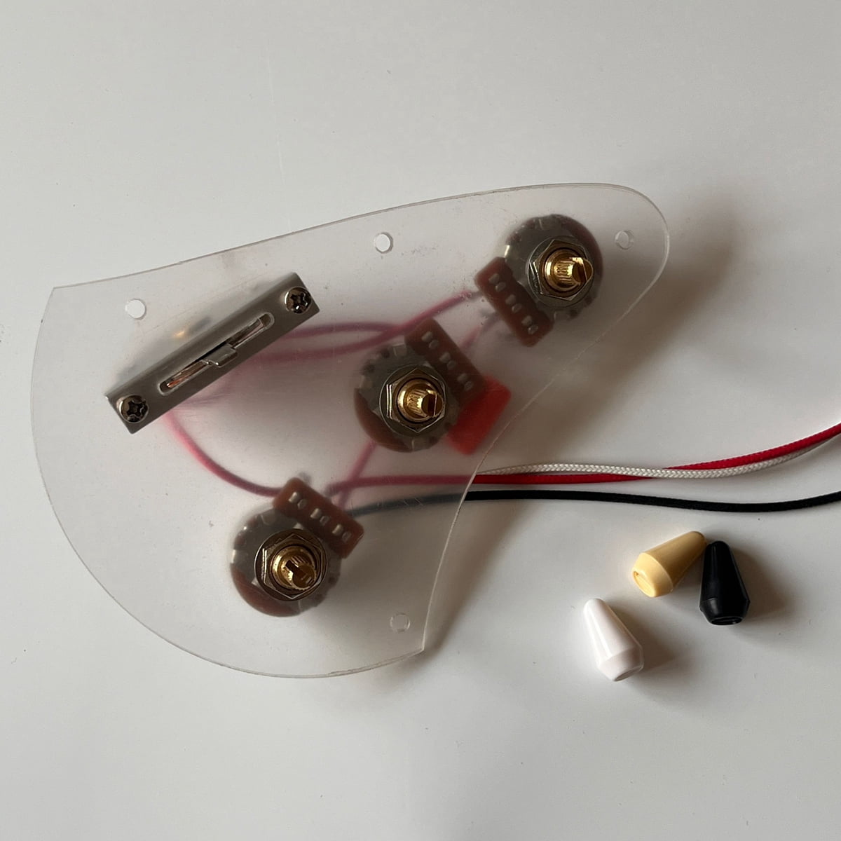 Prewired Loaded Guitar Stratocaster Pickguard Acrylic 250K Brass Copper Shaft Pots CDE Orange 473K 200V Caps Guitar Accessories