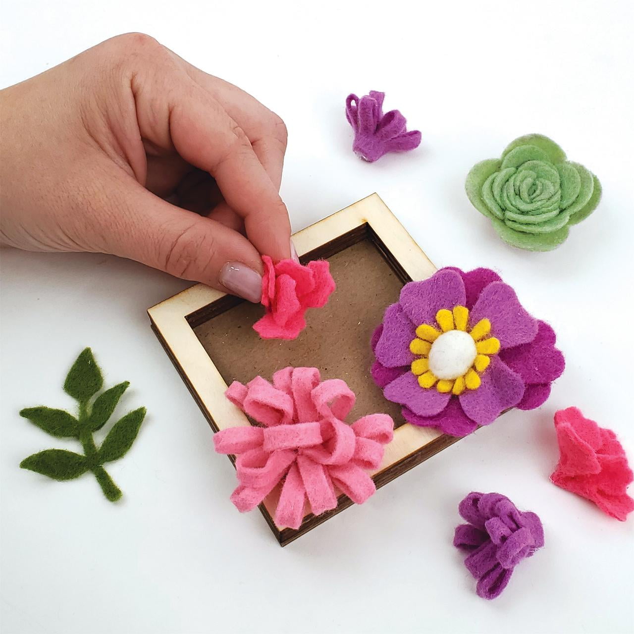 (2 pack) Hello Hobby Create Your Own Mini Felt Flowers, Child Craft Kit