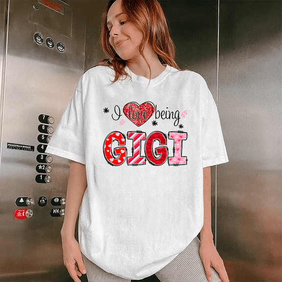 “I Love Being Gigi” Cute Valentine Graphic T-Shirt