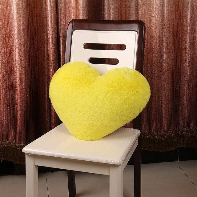 Almohada en forma de corazón cómoda de la funda de almohada del cojín de la piel del pelo de conejo de imitación sin la cubierta central